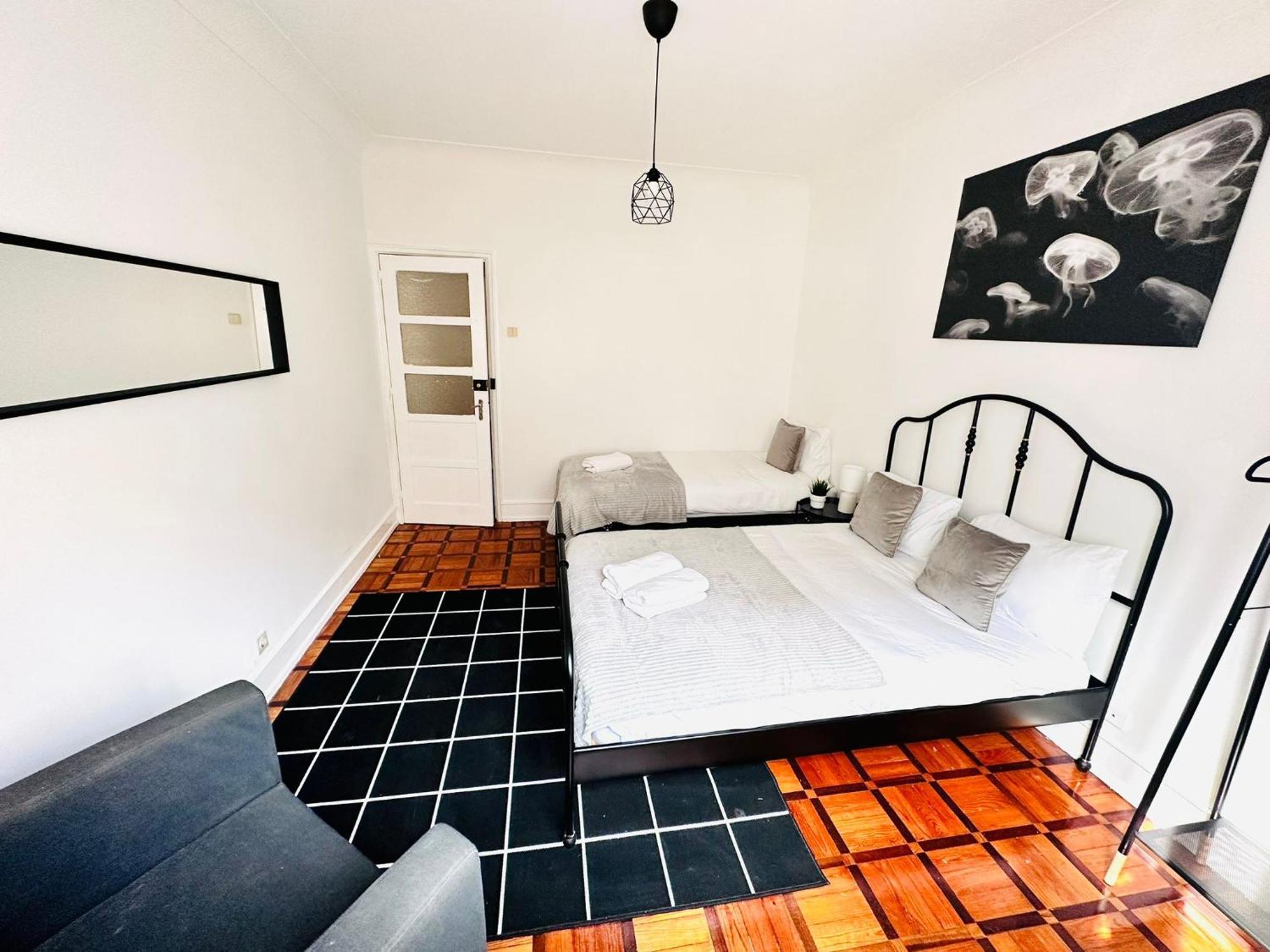 Rooms, Location For Tourists