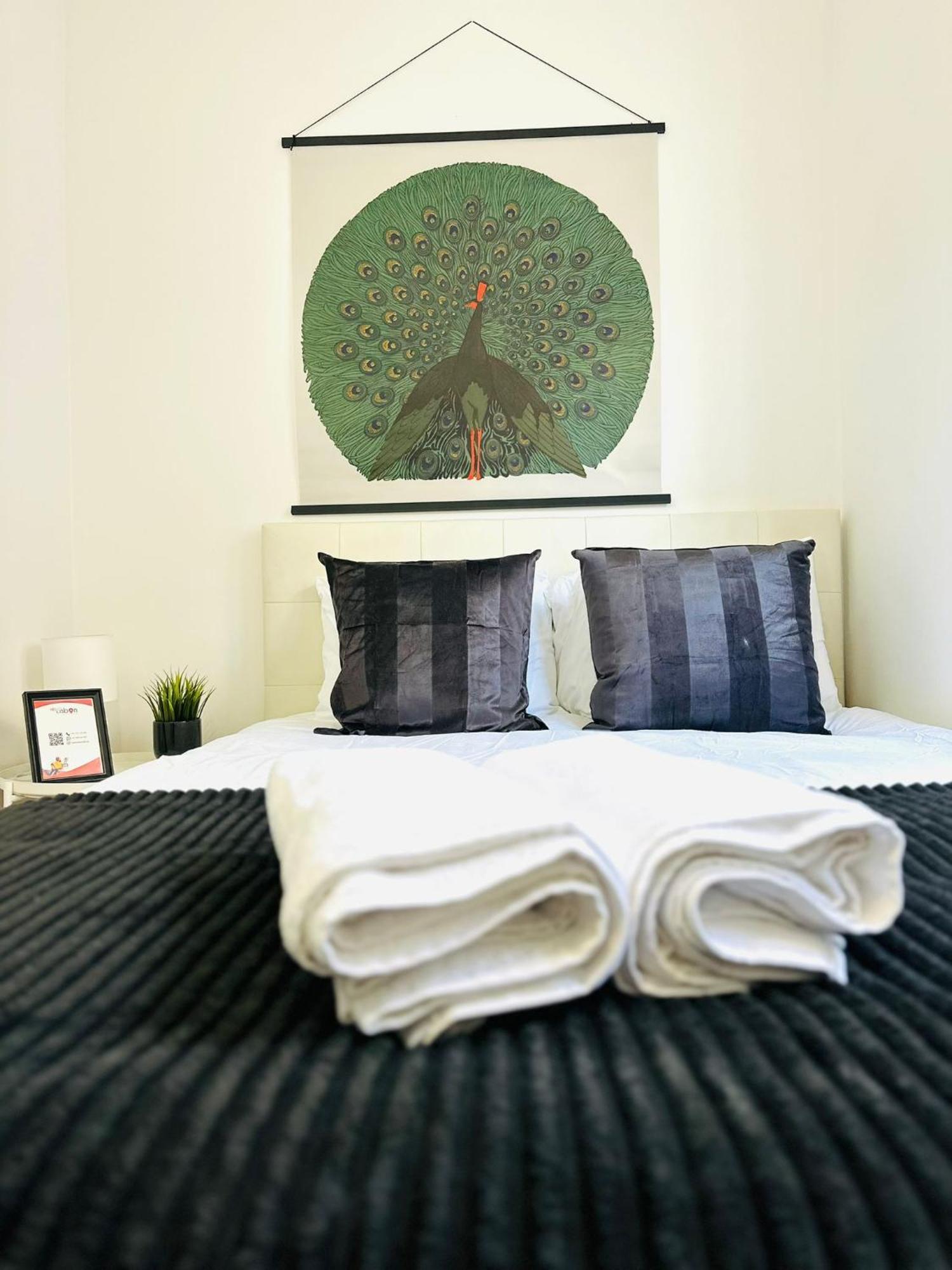 Hostel Rooms, Location For Tourists
